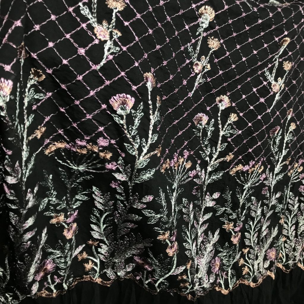 Kain bordir bunga - katun bordir - katun bordir bolong - kain katun bordir motif - kain gamis bordir