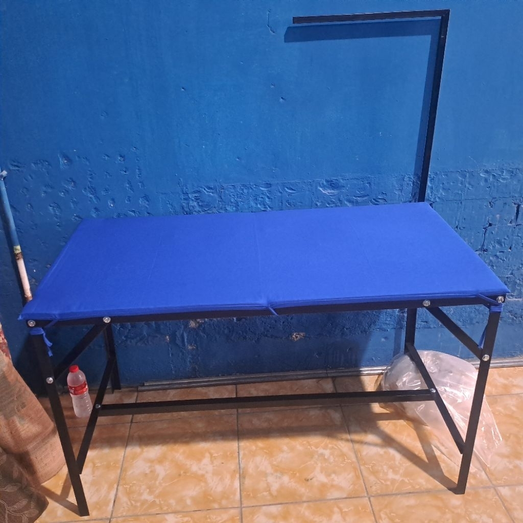 Meja setrika uap laundry