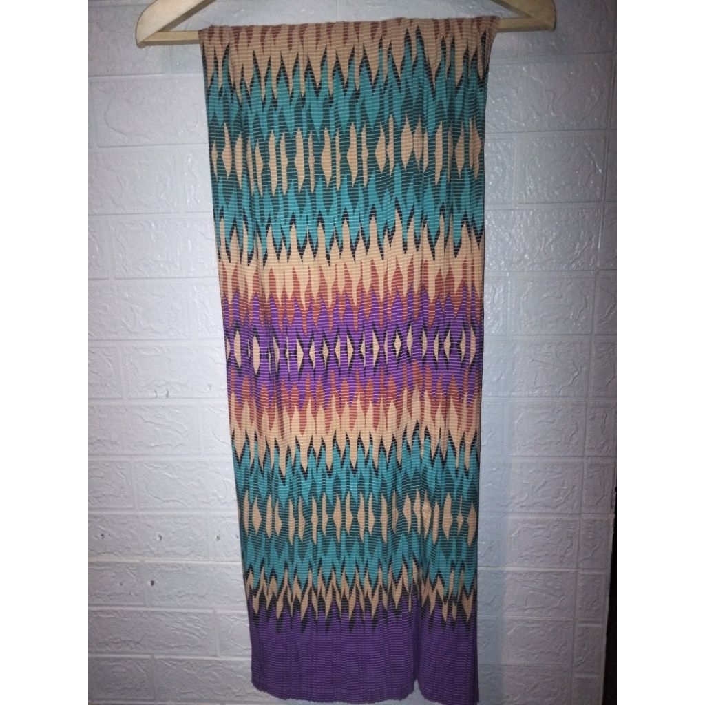 rok batik plisket preloved