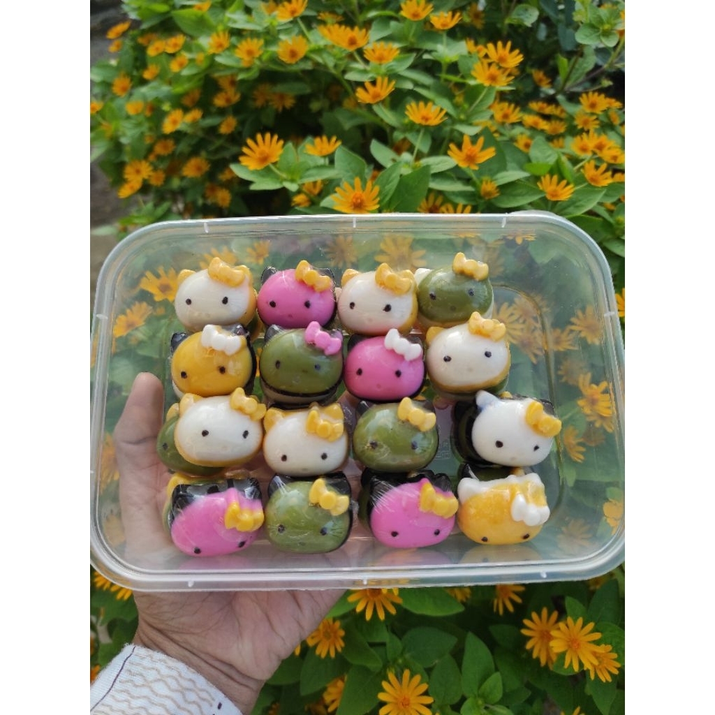 

COKLAT KARAKTER HELLO KITTY 1 BOX isi 32 Pcs