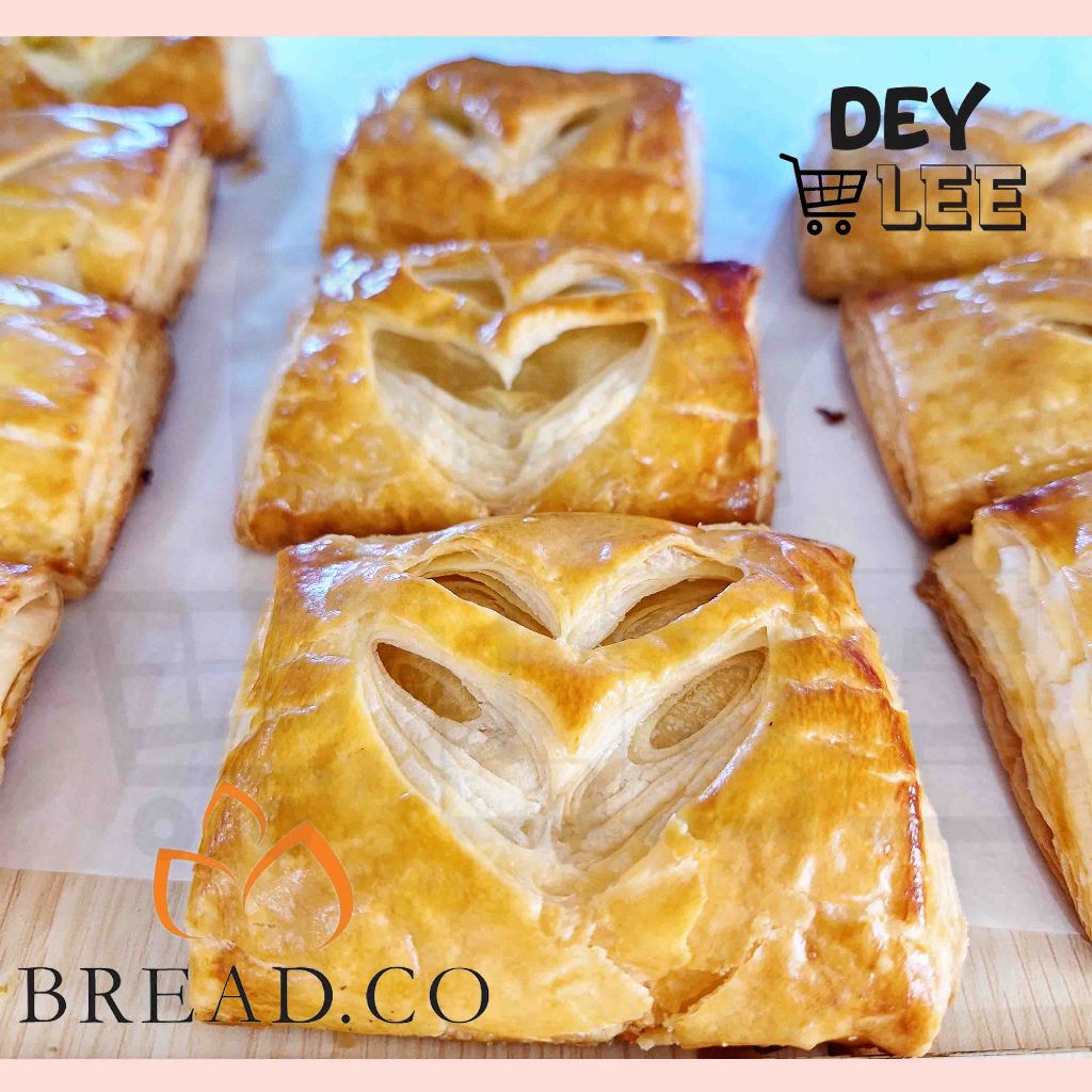 

Mochi Pie Viral BREADCO MAGIC OVEN X BUJUNGKYO per box isi 3 pcs Halal Bandung