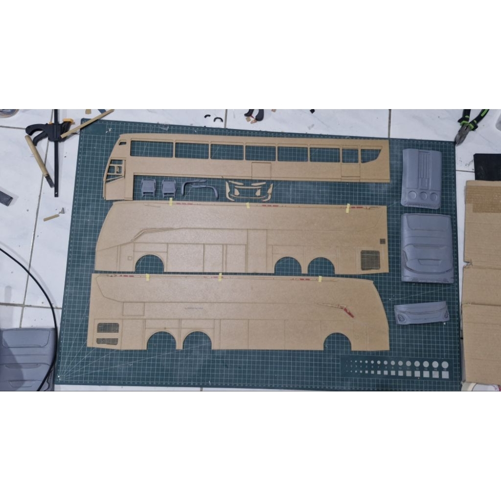 PAKET RAKITAN MINIATUR BUS SKALA 20 TRONTON