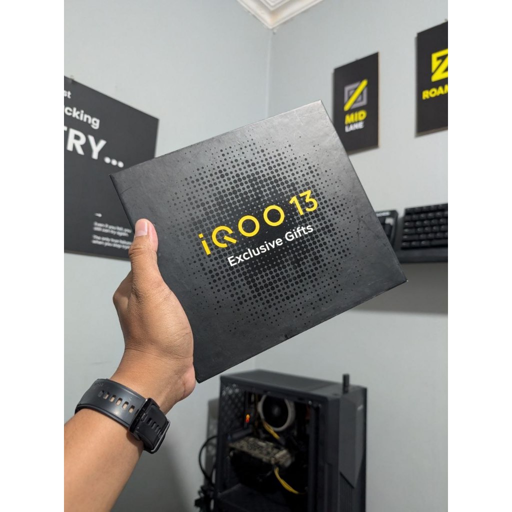 

Giftbox Iqoo 13 L:Engkap