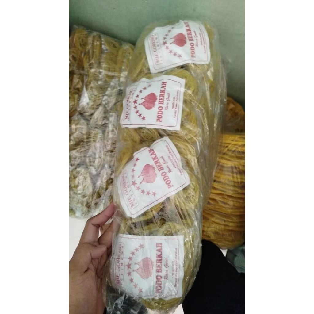 

Kerupuk Mie kuning goreng ., masih mentah 200gr