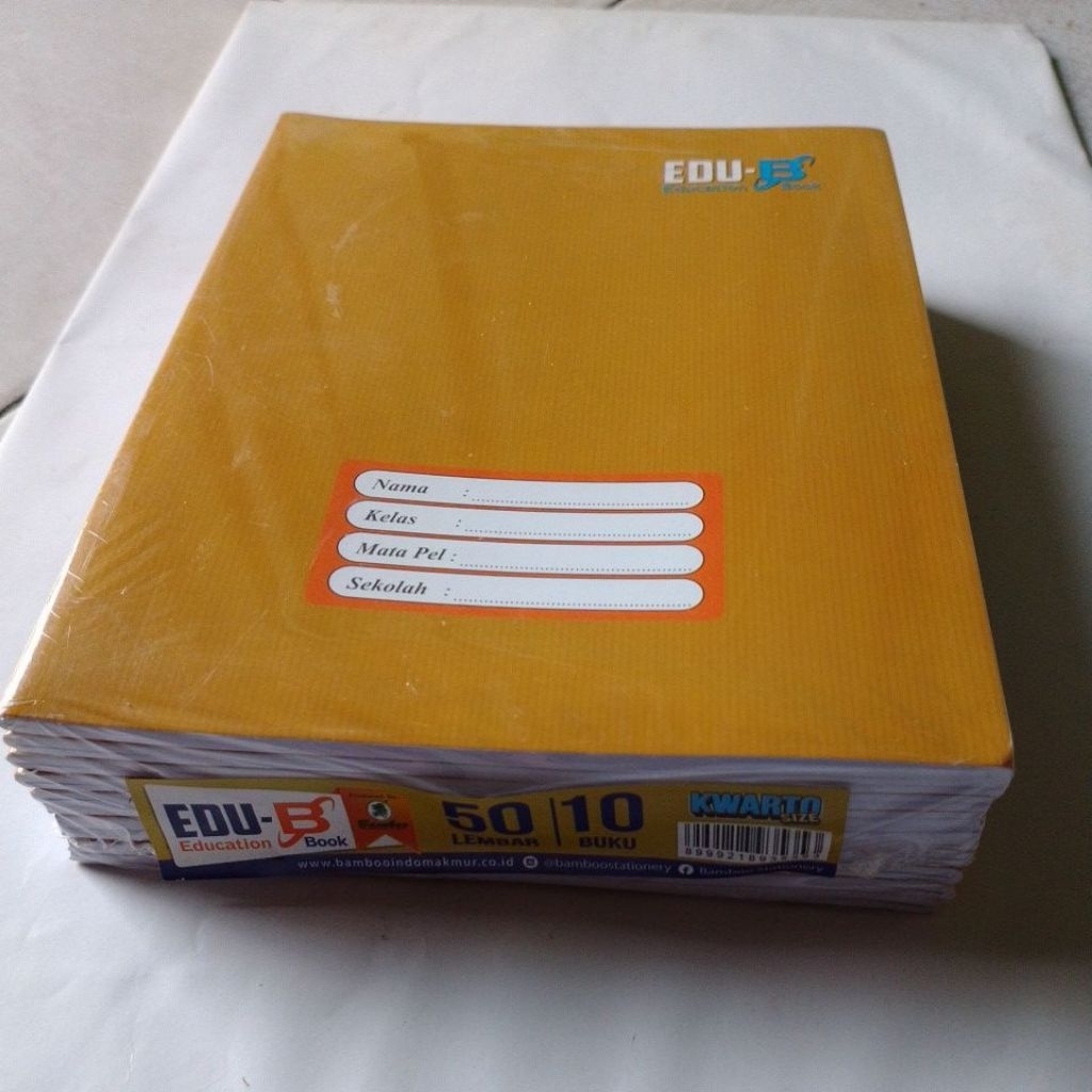 

Buku Tulis Sampul Kraft Kuarto 50 lembar