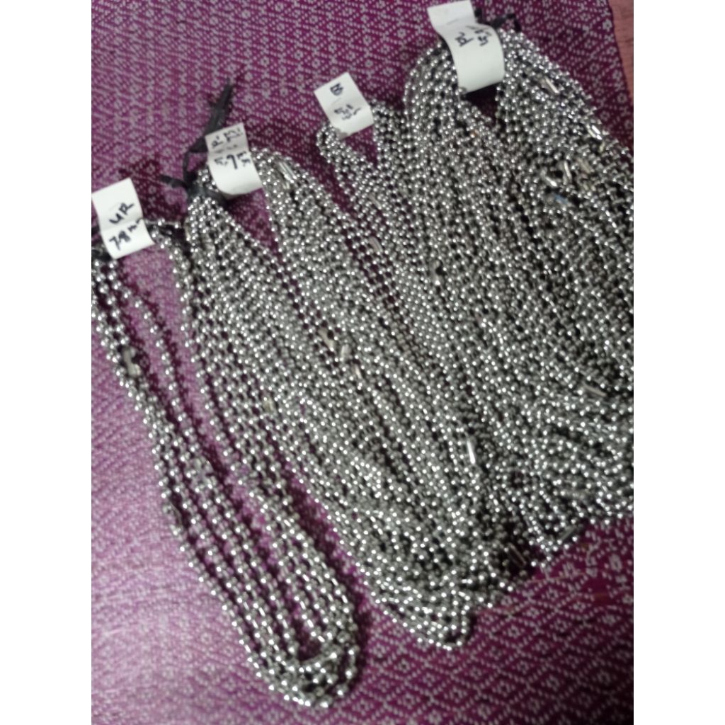 Kalung Ambon, Kalung Baza putih cina, Kalung Biji Lada (panjang: 73 cm)