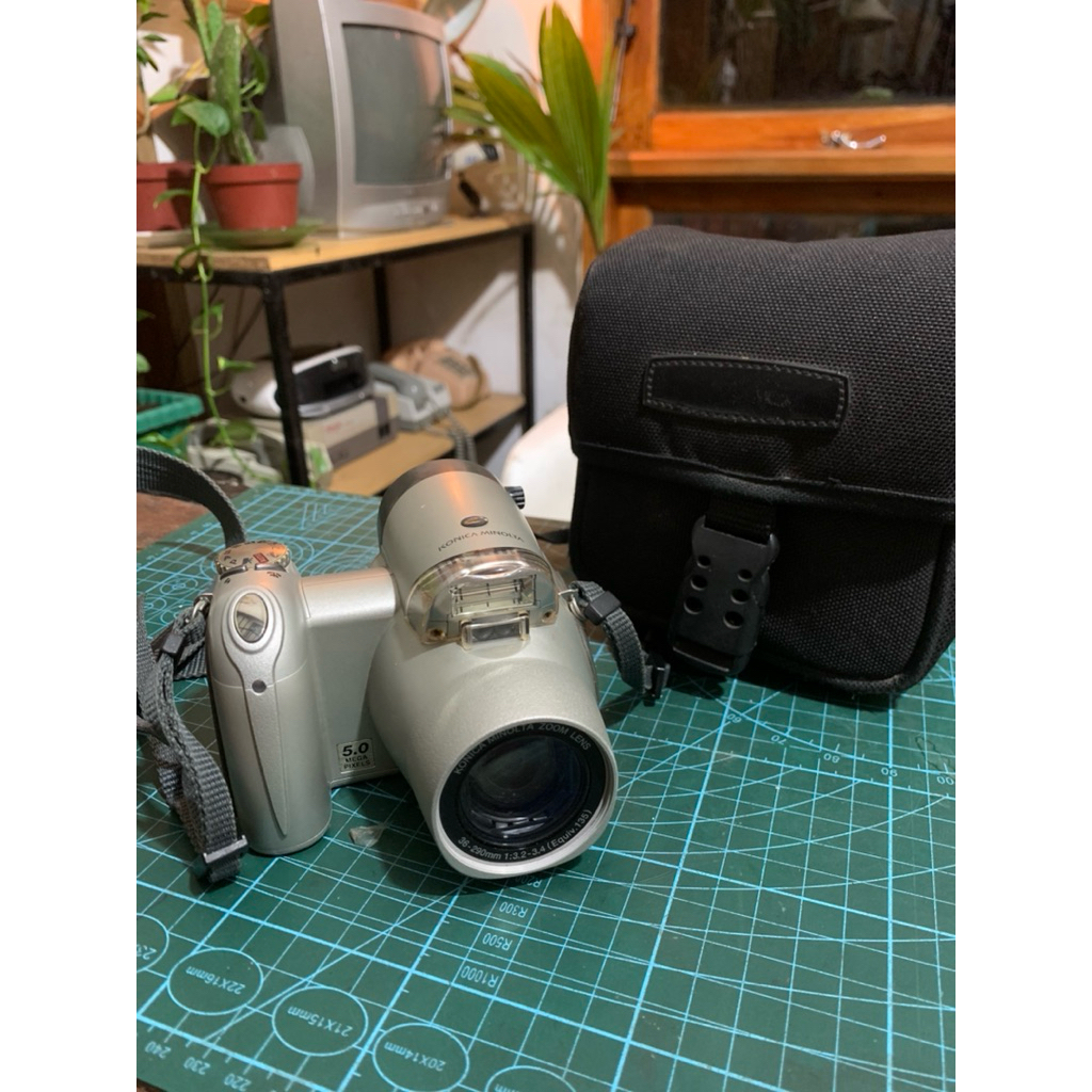 kamera digital konica minolta dimage z20. vintage mulus