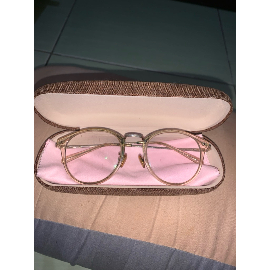 Kacamata MINUS 3 (Warna Putih)