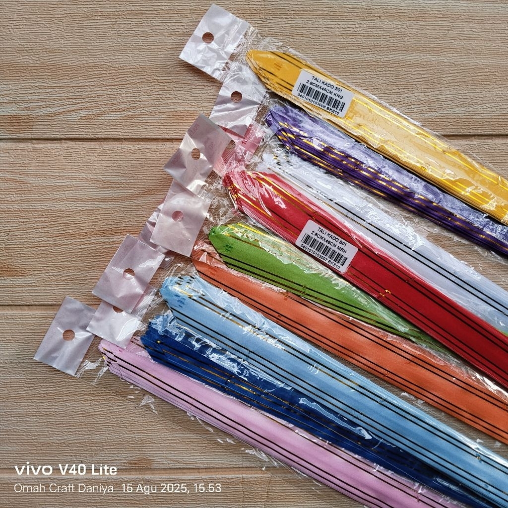 

(10 biji) Pita Tarik List Emas Ukuran 2,8cm x 46cm