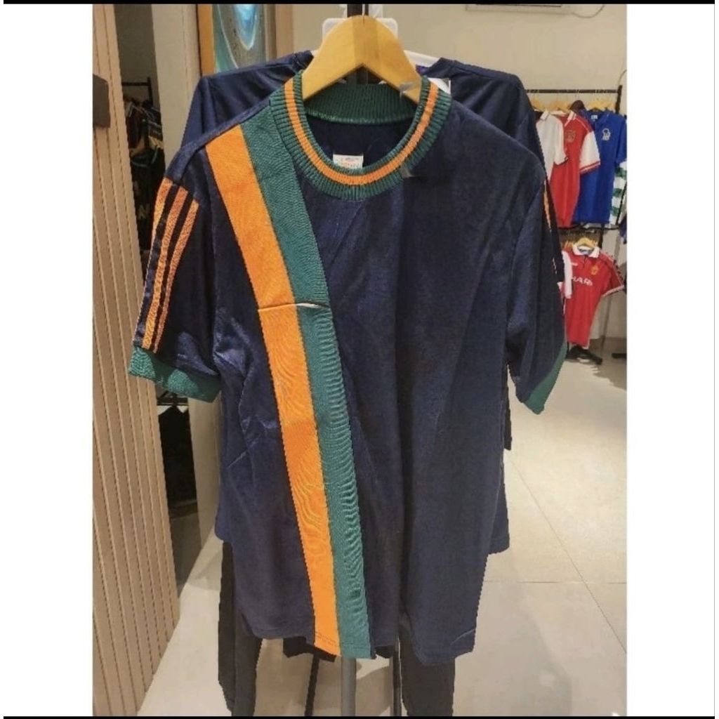 JERSEY BOLA RETRO NEWCASTLE AWAY 1997 1998 GRADE ORI AAA IMPORT LOGO BORDIR SPONSOR VELVET TIMBUL CH