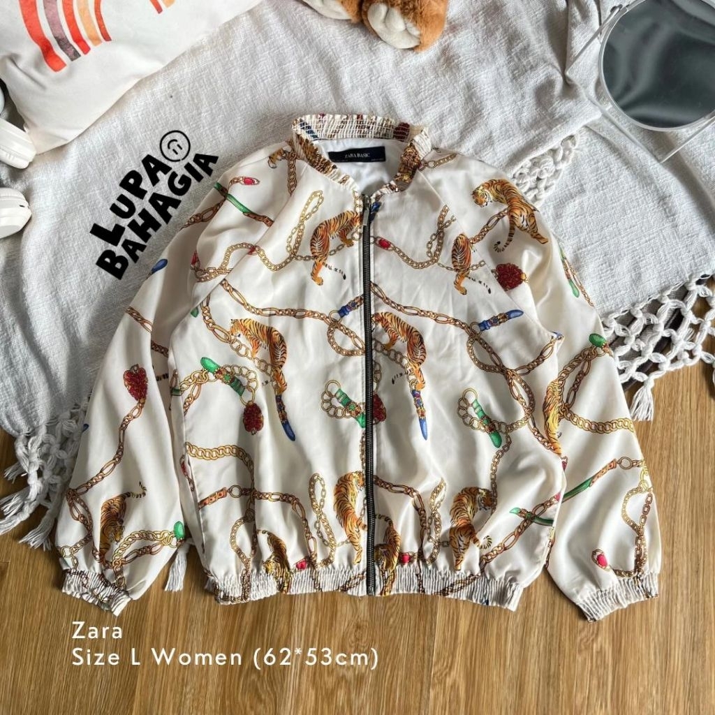 ZARA BASIC Broken White Tiger Fullprint Windbreaker Jaket size L Women • 100% Original