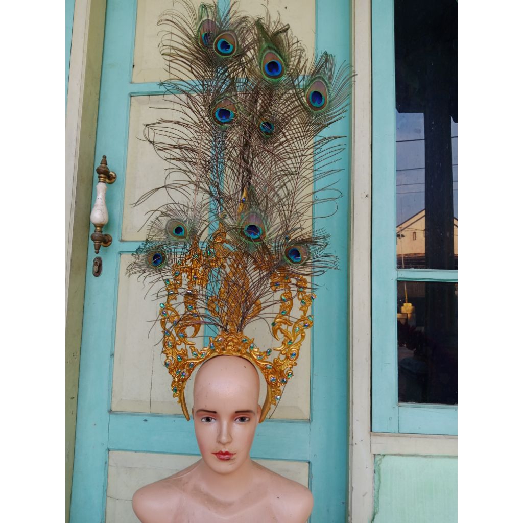 mahkota bulu merak asli