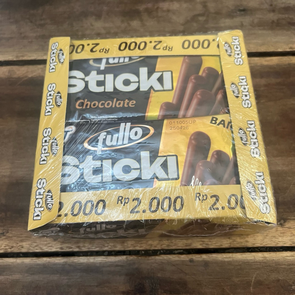 

Fullo Sticki CHOCOLATE 1 Pak Box 12 Pcs - Wafer Roll Stick Stik Cokelat Coklat
