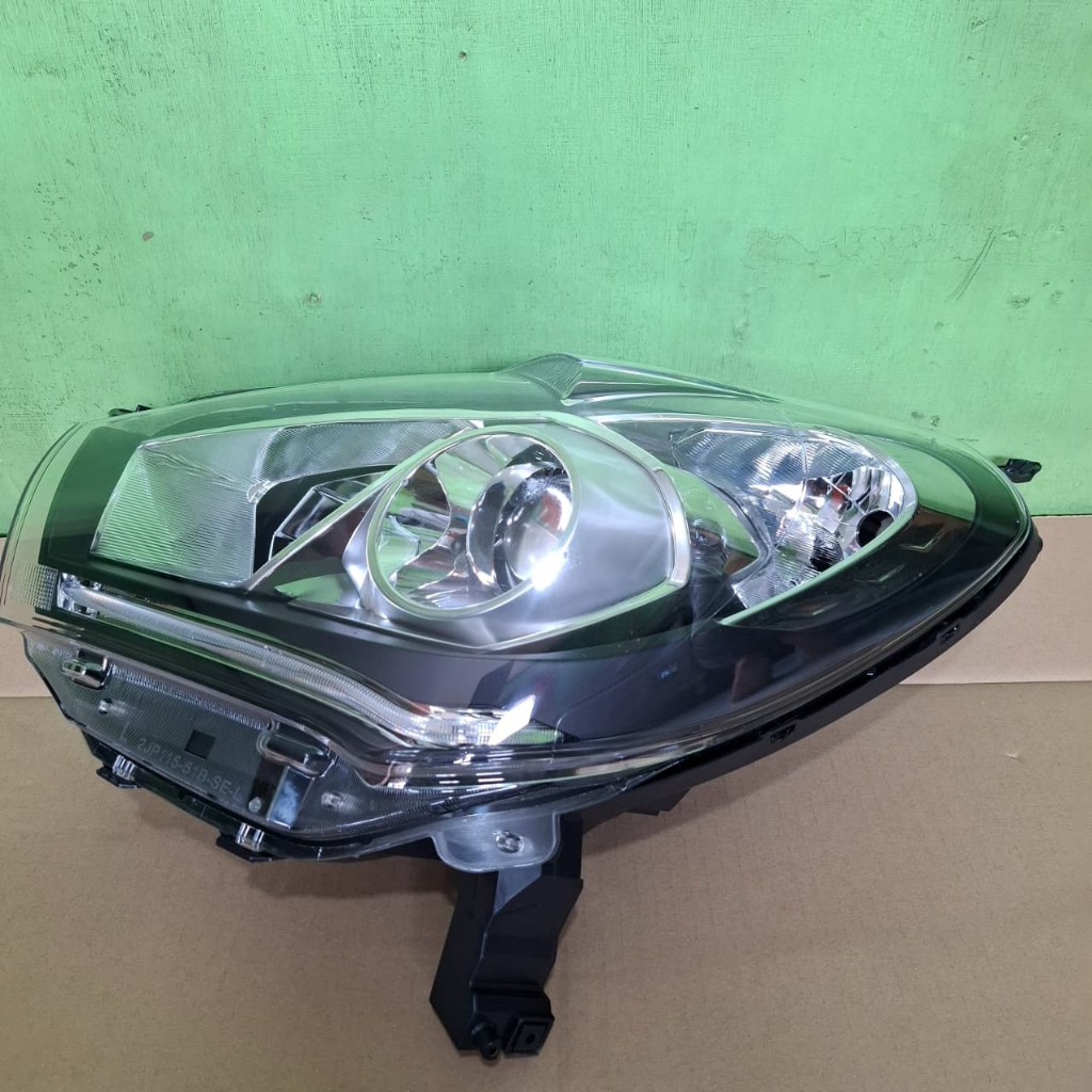 HEADLAMP LAMPU DEPAN SIRION 2015