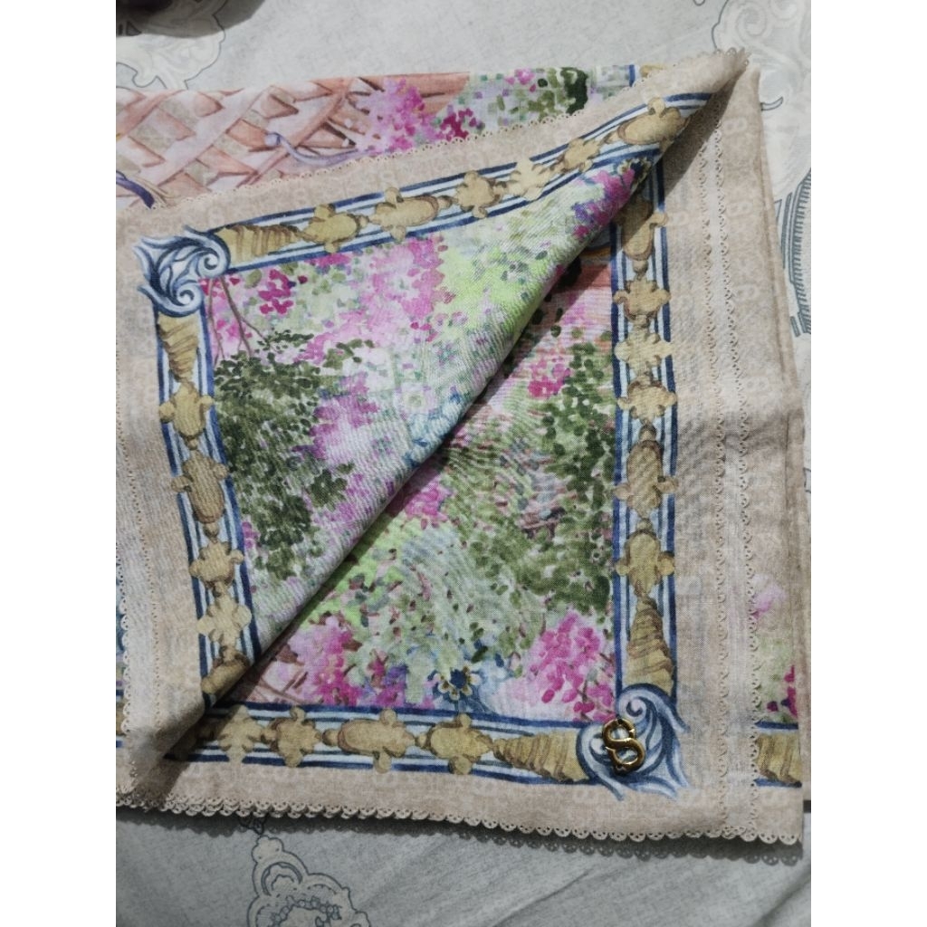 Preloved buttonscarves #buttonscarves