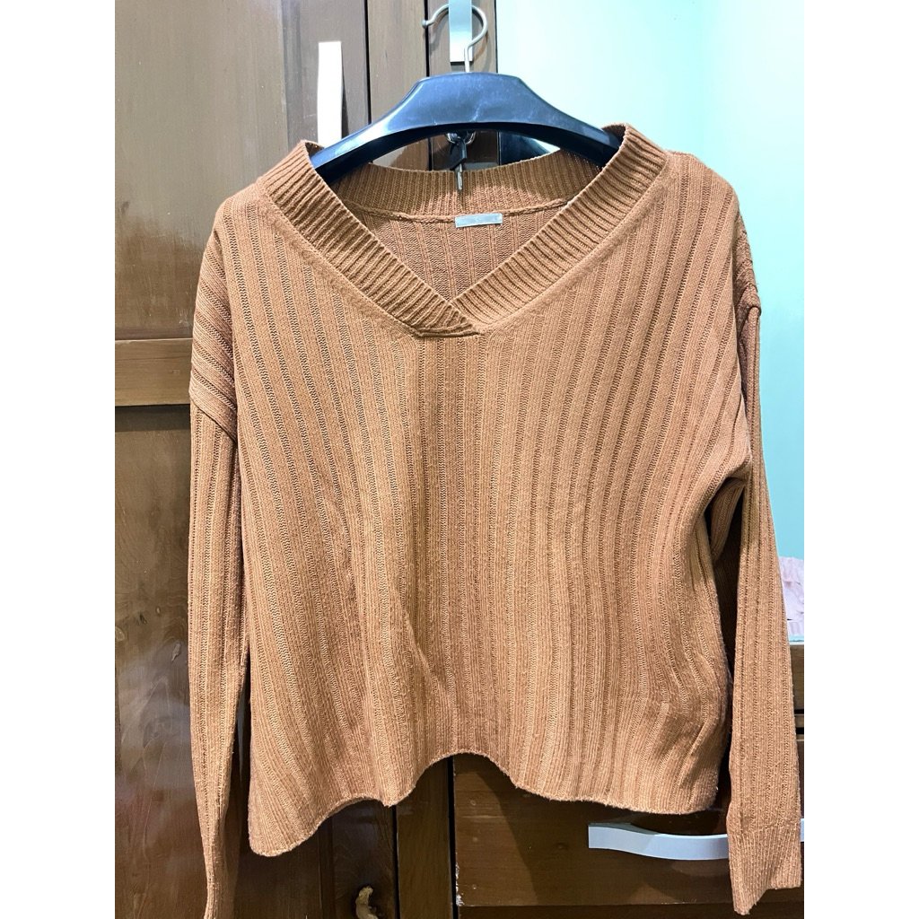 [PRELOVED] Sweater Rajut Wanita