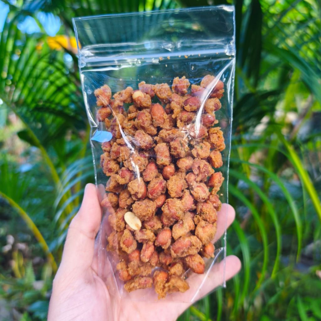 

Kacang Disko Pedas Daun Jeruk Homemade Kacang Kribo Enak Telur Bumbu Gurih Medan • 100 gram