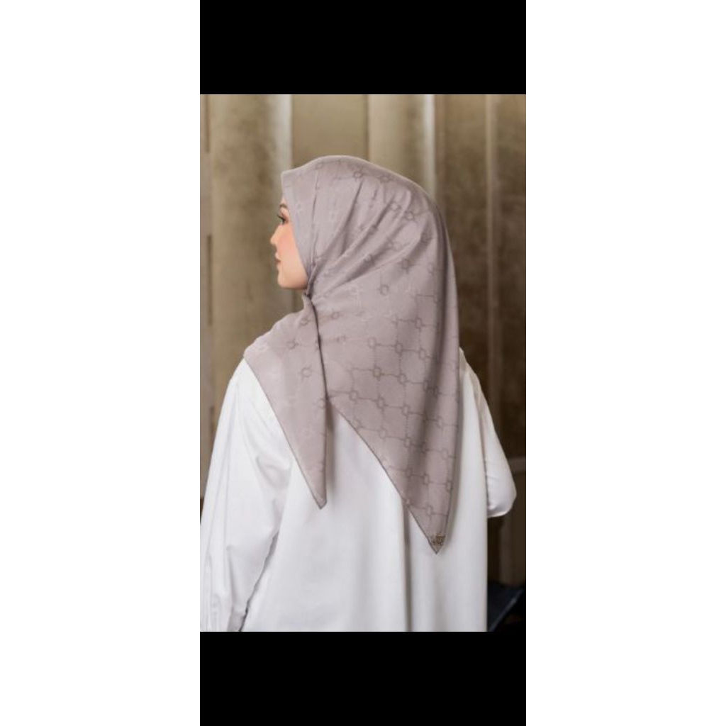 monogram wearing klamby