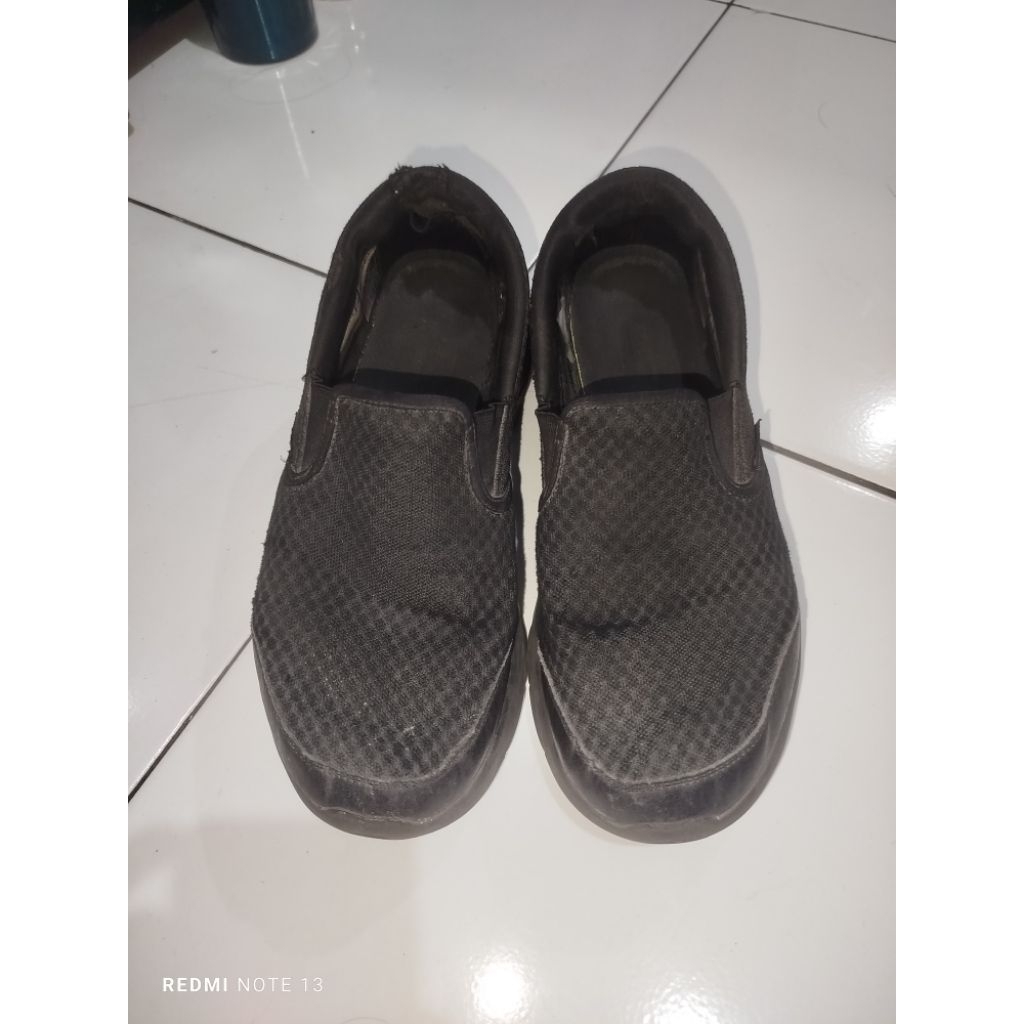 sepatu skechers slipon pria original