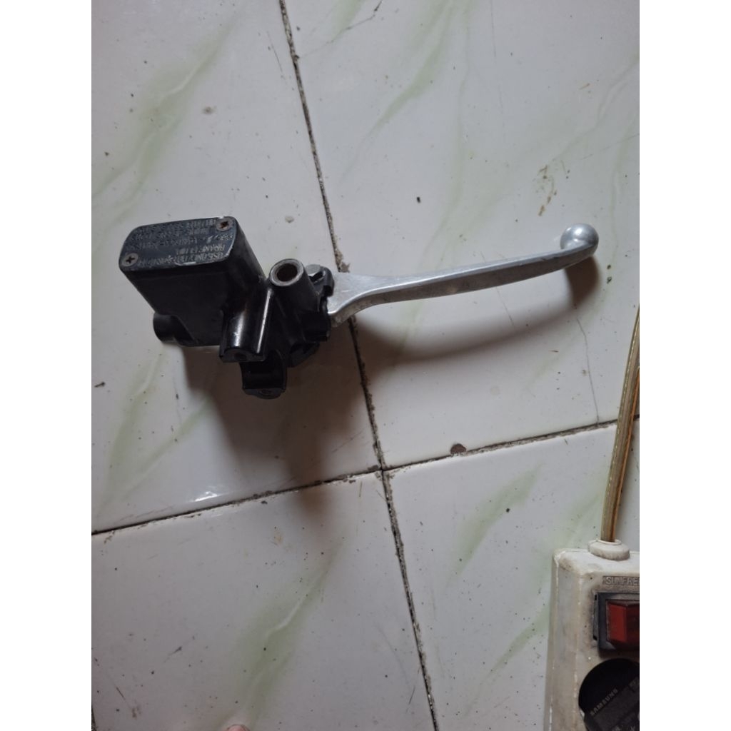 master rem kanan second honda