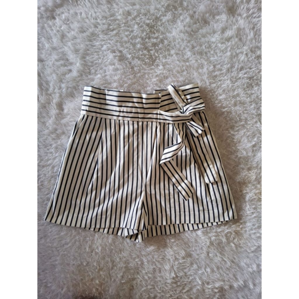 Celana_pendek_ZARA