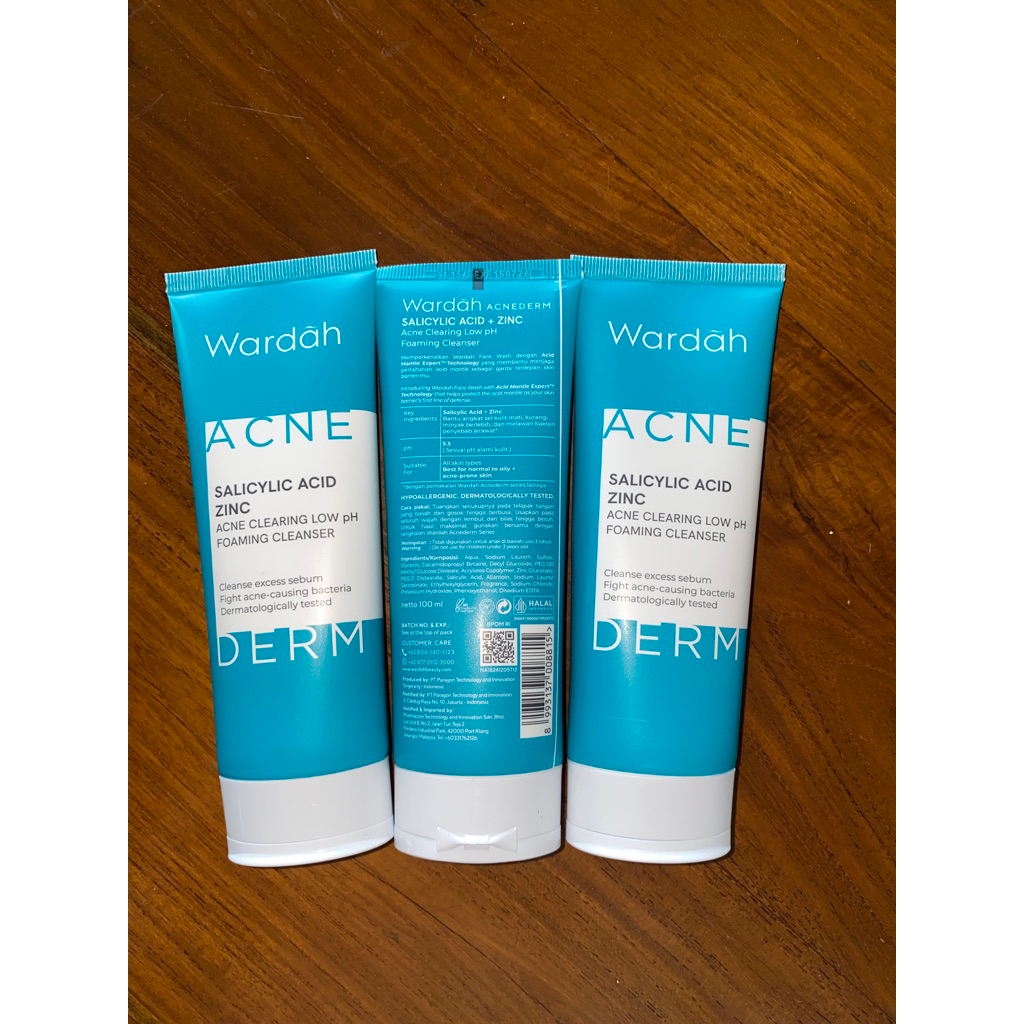Wardah Acnederm  Foaming Cleanser