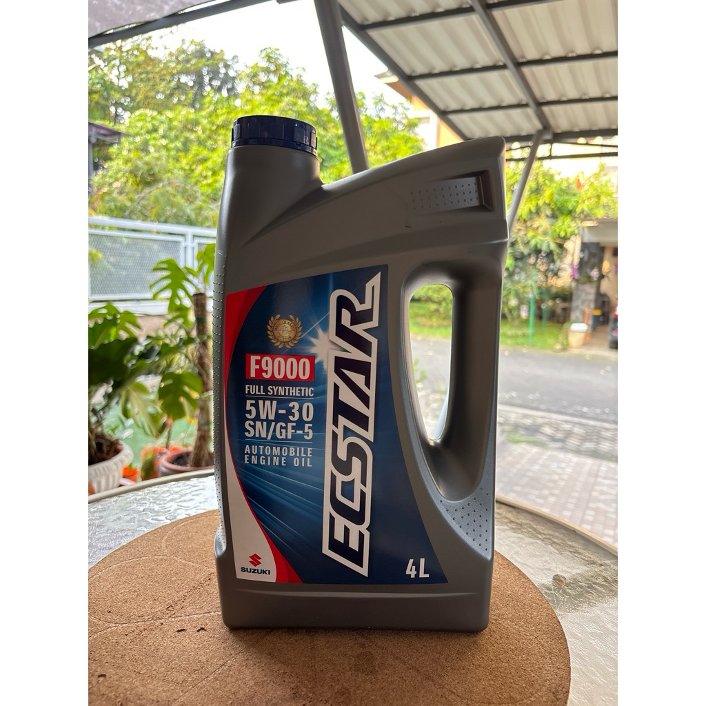 Oli mesin suzuki ecstar 5W-30 full synthetic galon