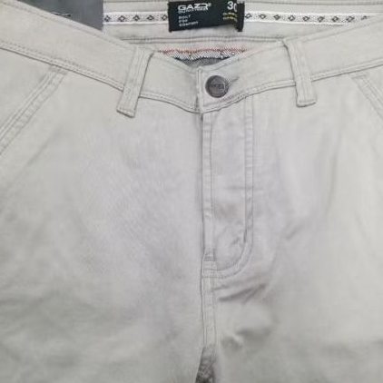 GAZR Chinos Celana Panjang Lt.Sand DISKON