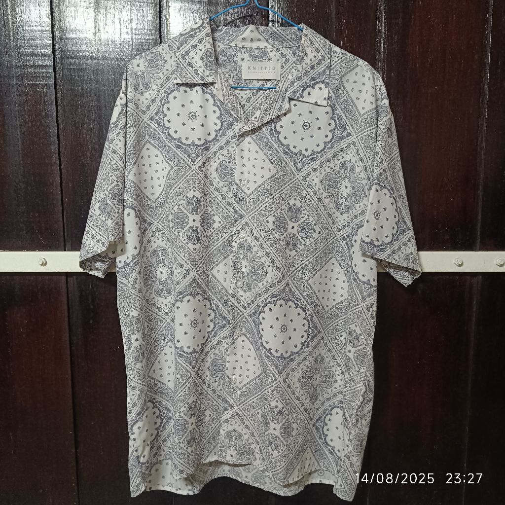 Kemeja Paisley Knitted