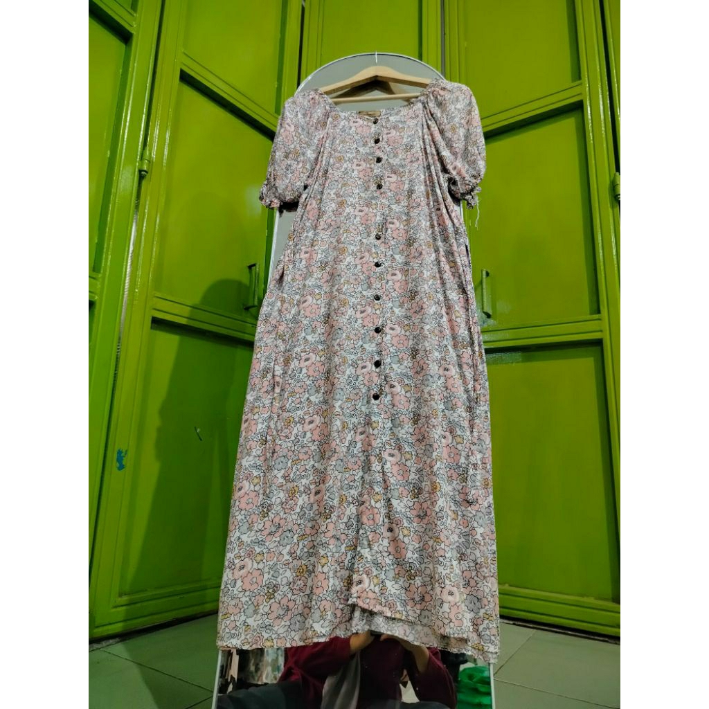 DRESS WANITA MOTIF BUNGA_DRESS LENGAN PENDEK_DRESS KEKINIAN_DRESS MOTIF