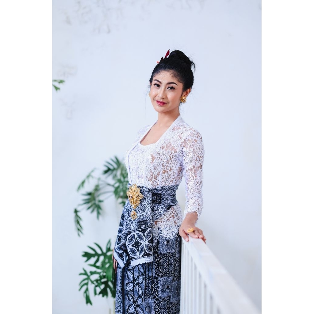 Kebaya Brokat Full Payet Premium Fashion Wanita Terbaru||Kebaya Bali Kebaya Wisuda