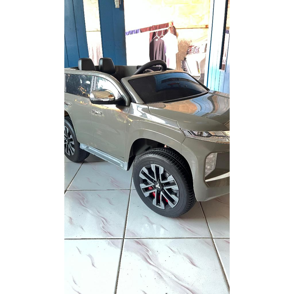 Mobil Aki Remote Control Anak 2 Kursi Mitsubishi PAJERO