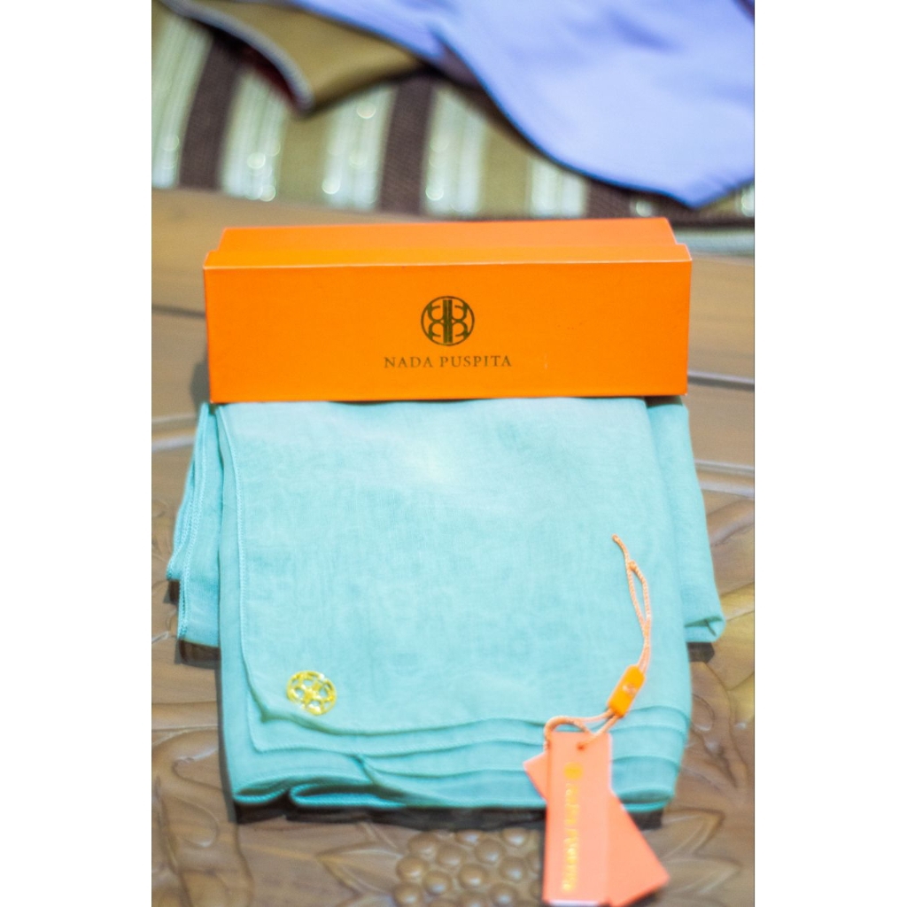 Hijab Nada Puspita Original - Scarf Voal Polos Mint Green-preloved nada puspita