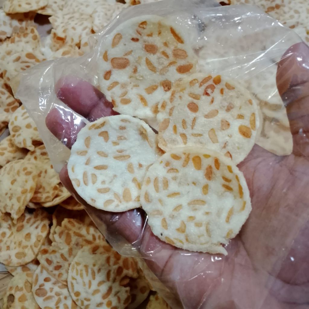 

KERIPIK TEMPE SAGU ORIGINAL RENYAH GURIH 250GRAM