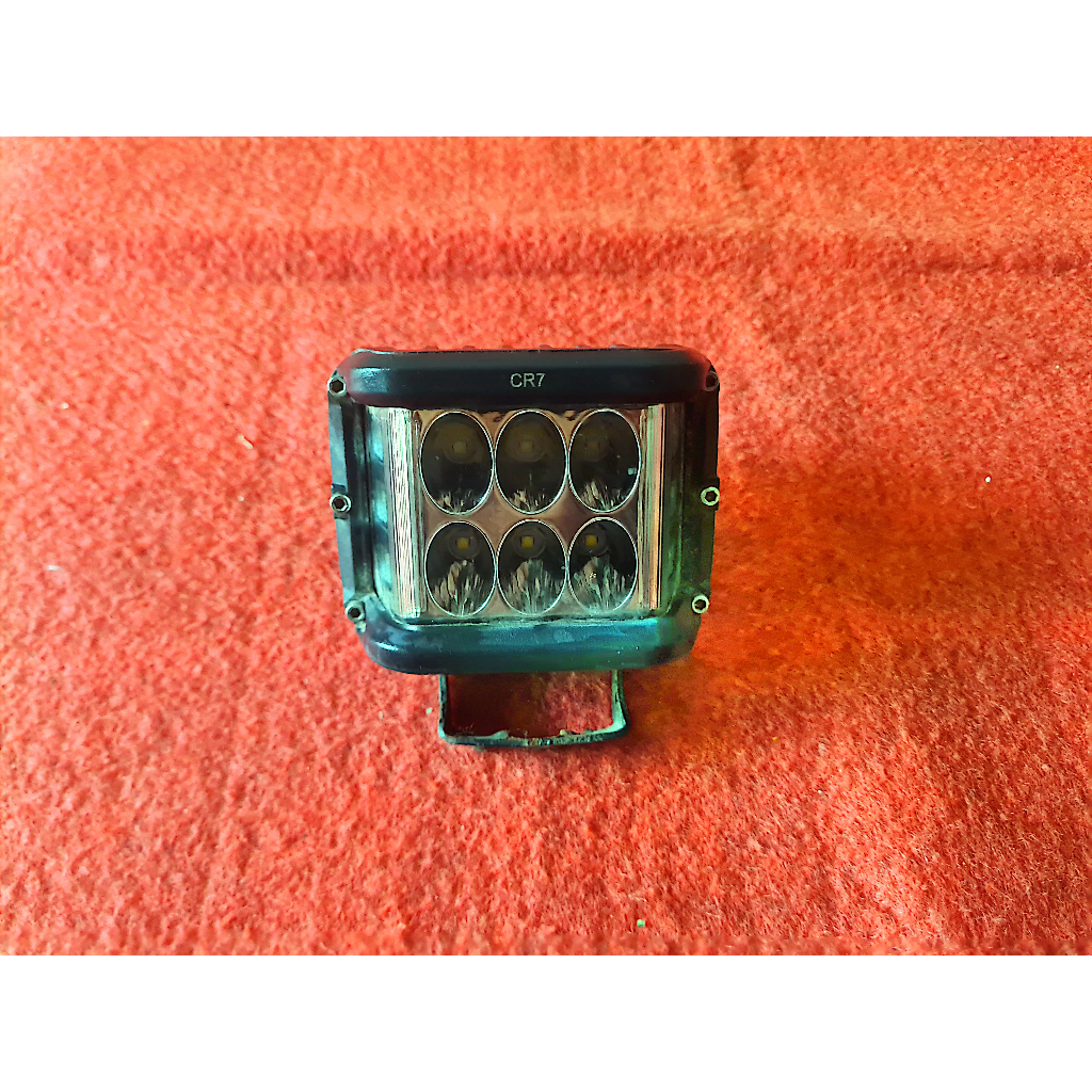 Lampu Tembak Sorot 6 Mata CR7