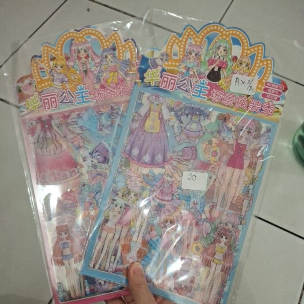 

Mainan Stiker Dress Up Anime
