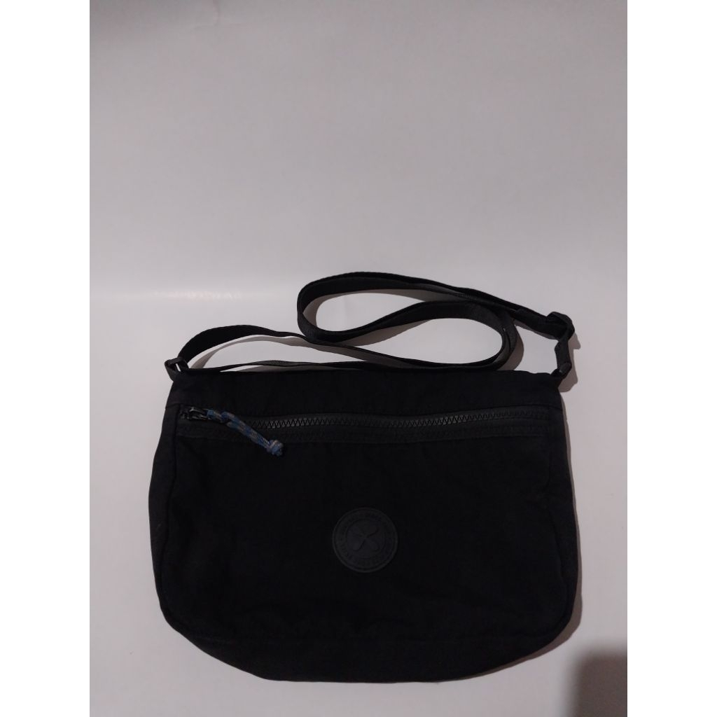 Preloved Tas Selempang Slingbag Exsport Kumara Bag Hitam
