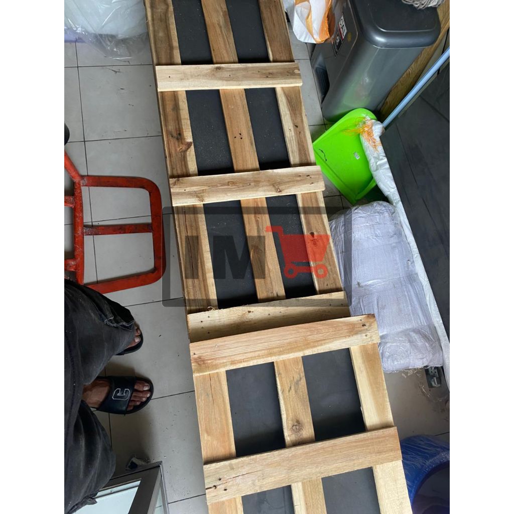 

PACKING PALLET KAYU KHUSUS PIPA AKRILIK