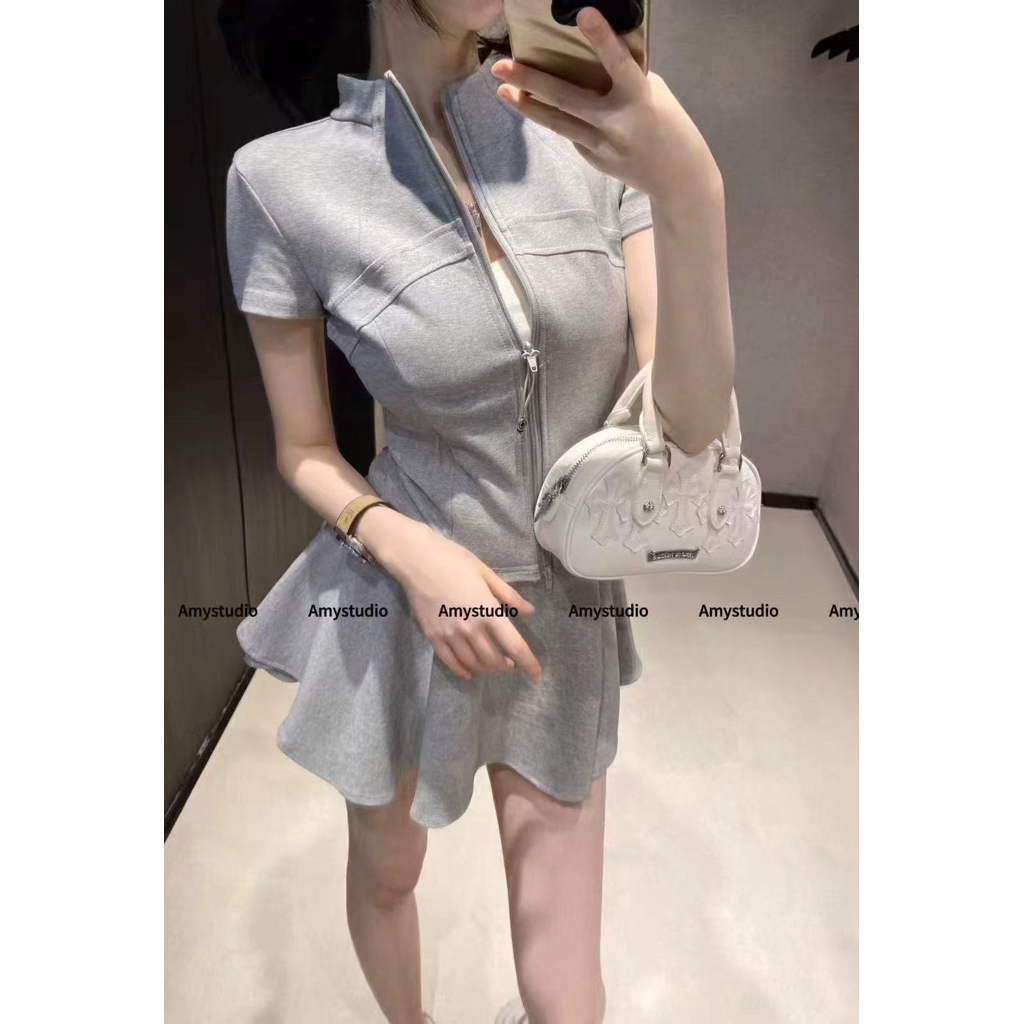Set Wanita Sporty Korea Mini Zipper Lengan Pendek Wanita Casual Fit Body Set Olahraga