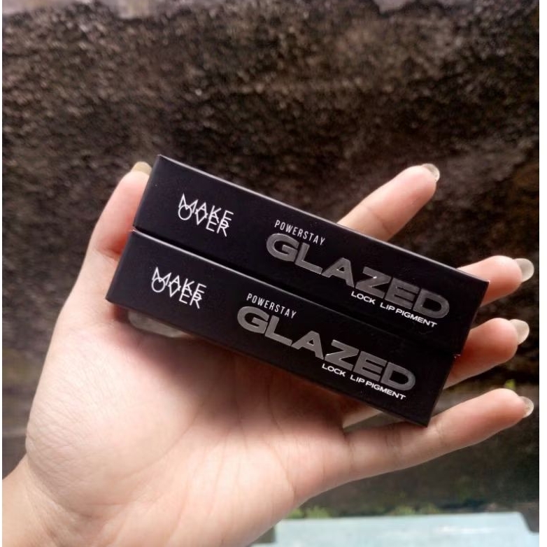 Make Over Powerstay Lip Glazed Lock Lip Pigment shade D22 dan D23