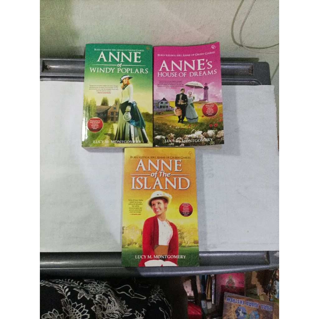 novel terjemahan seri Anne of  green gables  of the island, House  of dreams,, Windy Poplars (Lucy M