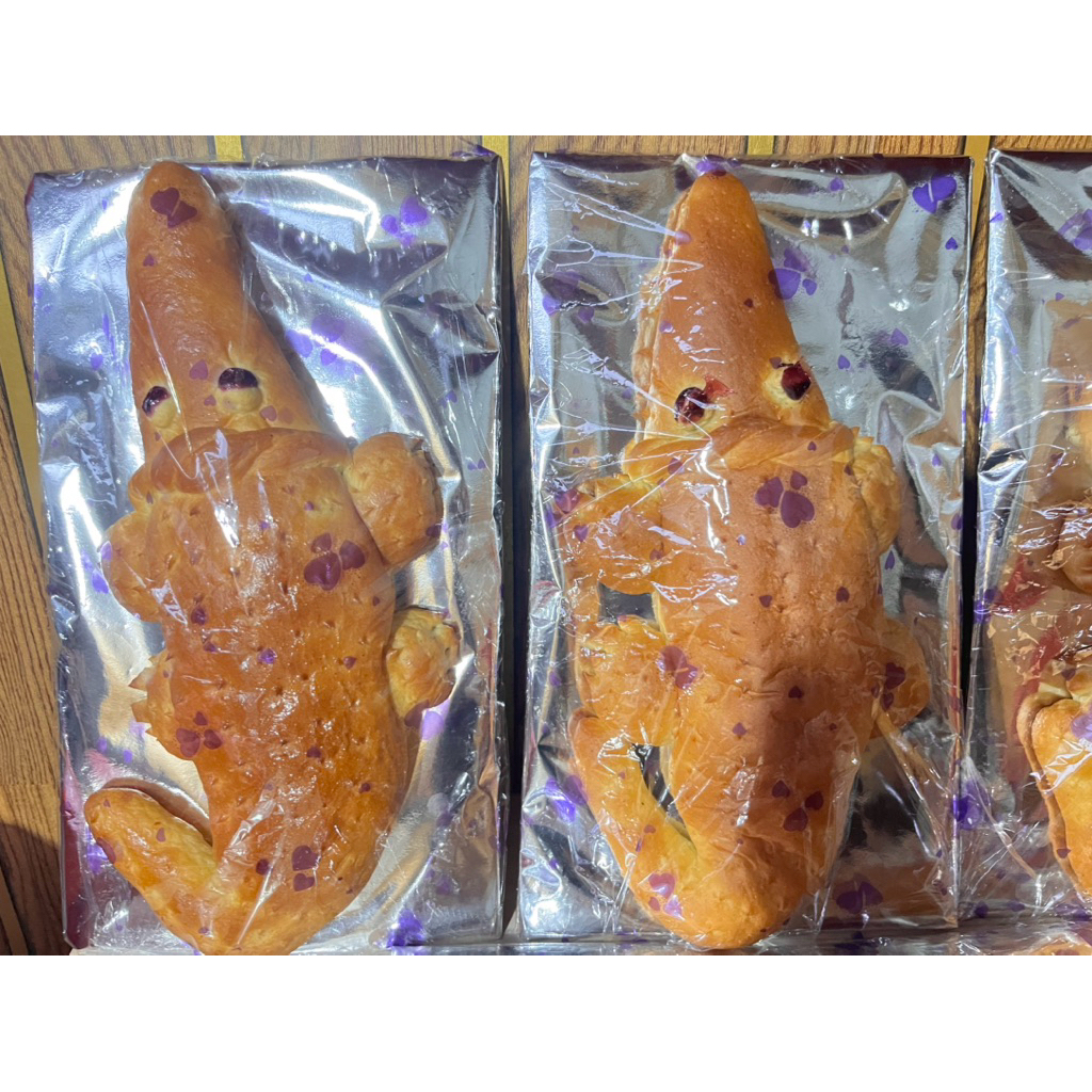 

roti buaya isi coklat panjang 25-28 cm