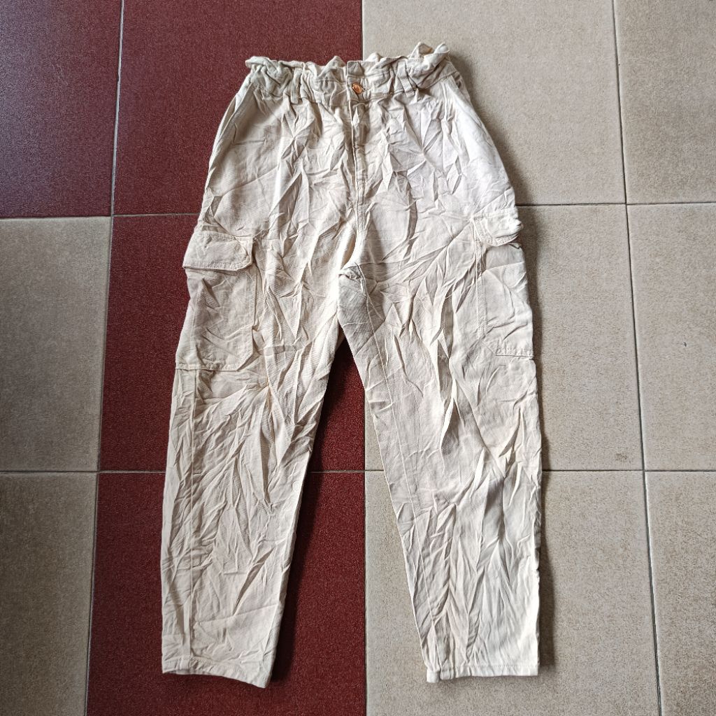 celana jeans baggy cargo Zara cream