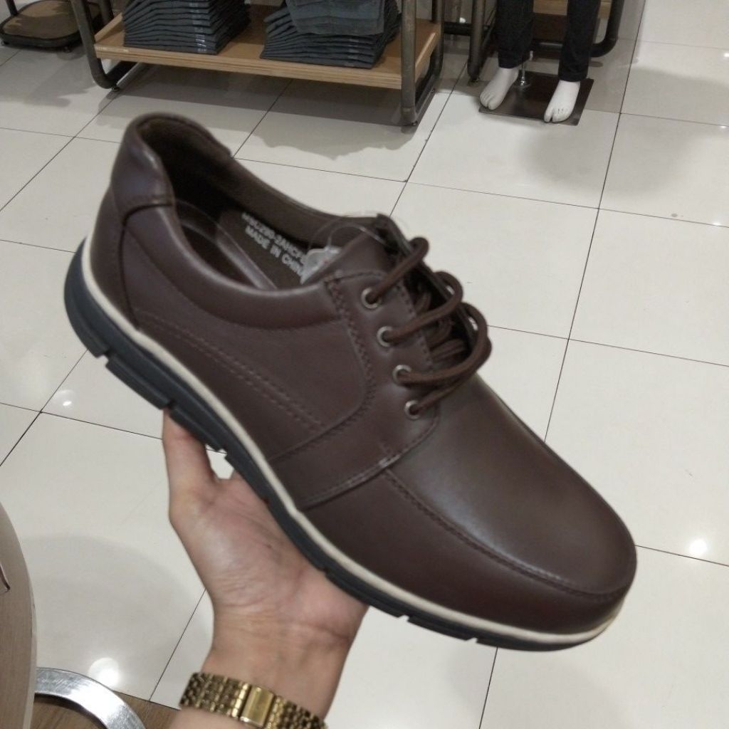 sepatu cowok casual fladeo original