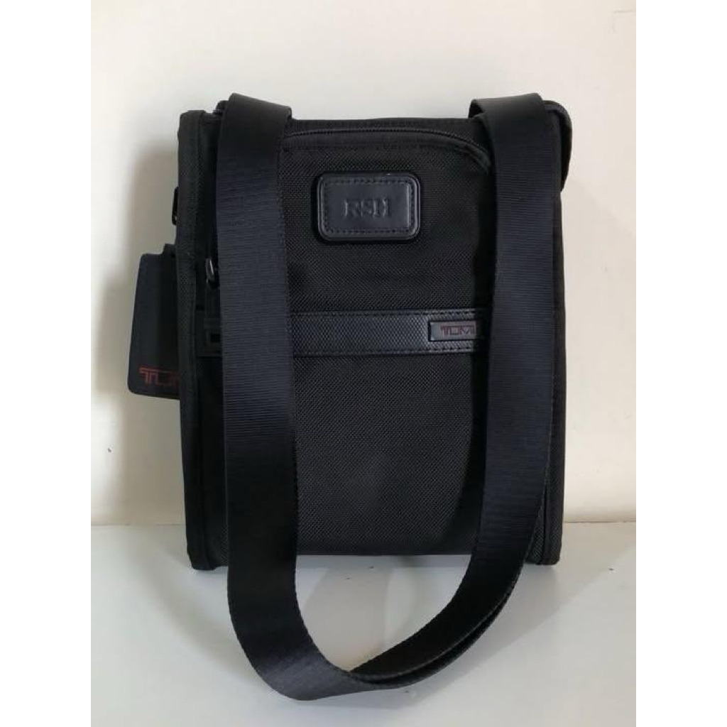 Preloved TUMI Bag Selemang Crossbody Bag Second Hand