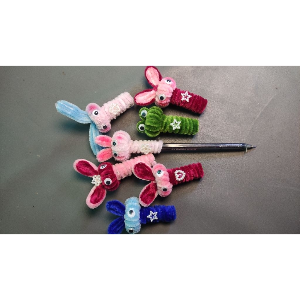 

grosir hiasan atas pulpen/pensil dari kawat bulu karakter