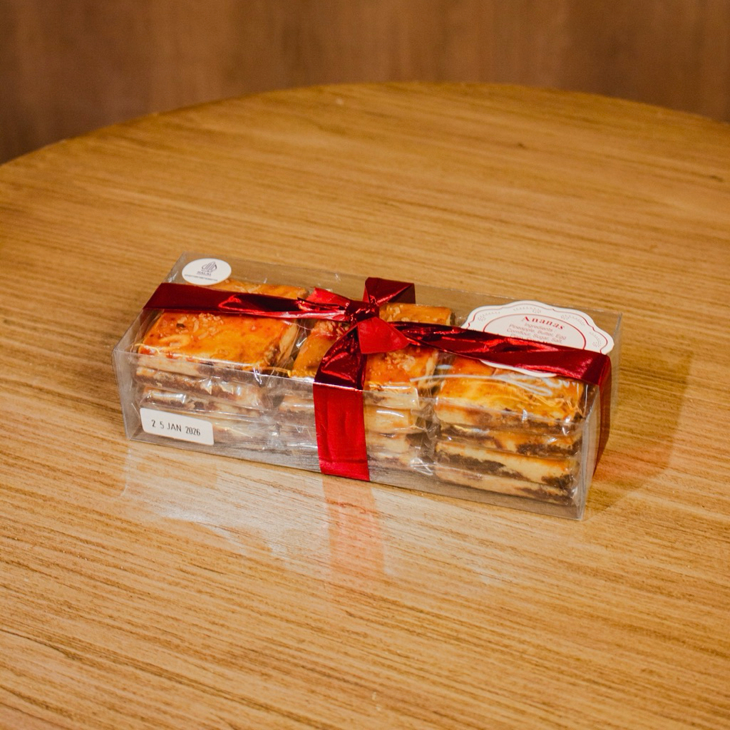 

ANANAS SQUARE COOKIES BY DITA CAKES MIKA 12 PCS