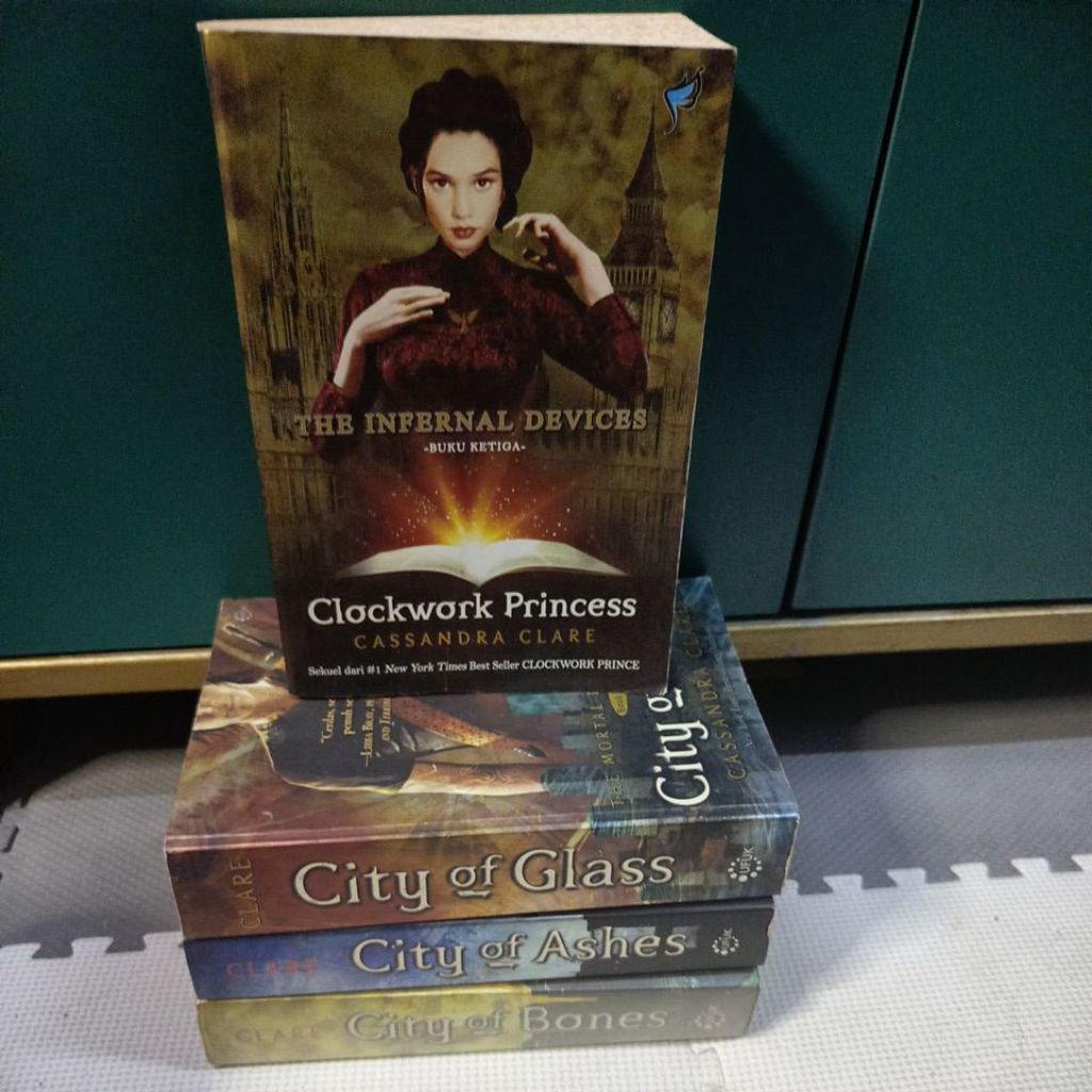 Novel Original Fantasi Karya Cassandra Clare / the infernal devices & mortal instruments / the inter