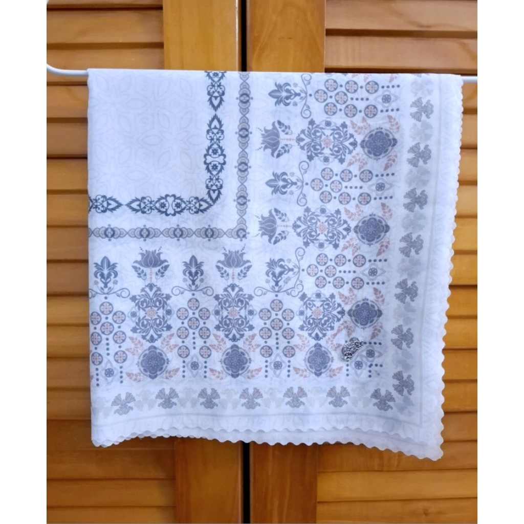 Preloved Jilbab Segiempat Brand Lidia Hadiwinoto