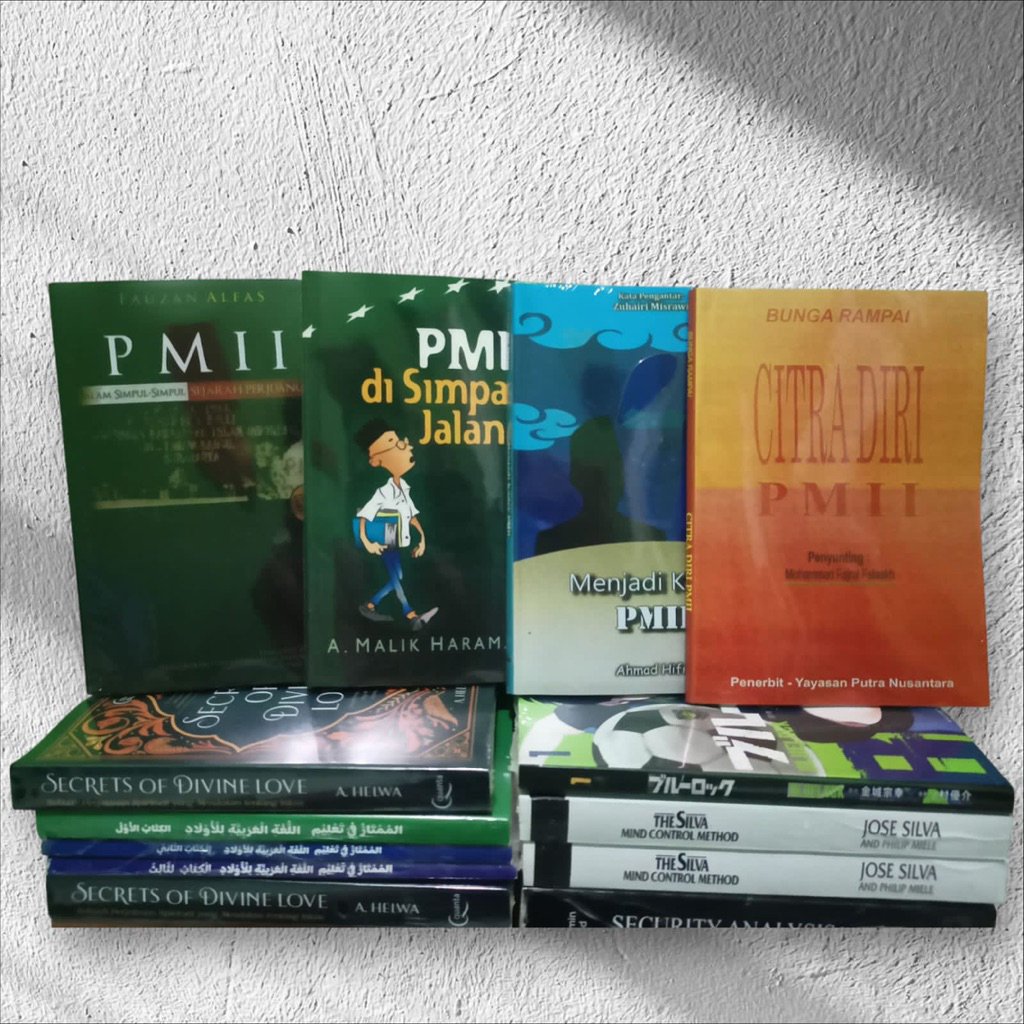 Paket 4 Buku PMII - PMII dalam Simpul Sejarah , PMII Di simpang jalan , Menjadi kader PMII dan Citra